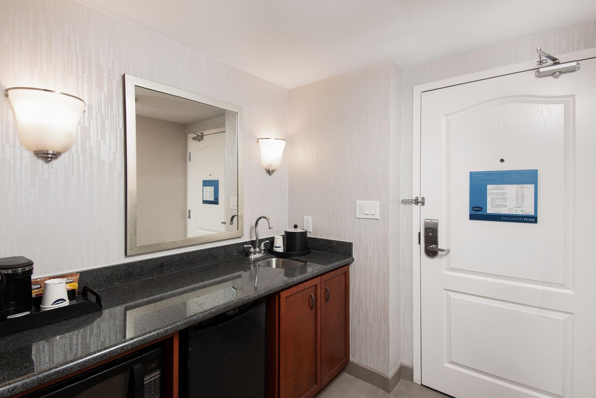 Hampton Inn & Suites By Hilton בארי מראה חיצוני תמונה