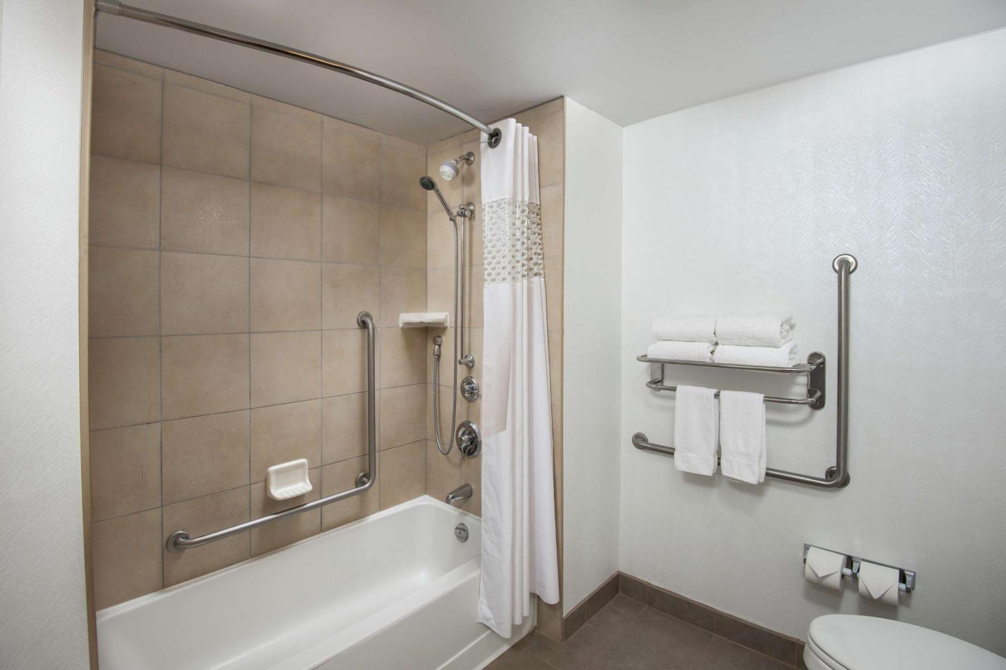 Hampton Inn & Suites By Hilton בארי מראה חיצוני תמונה