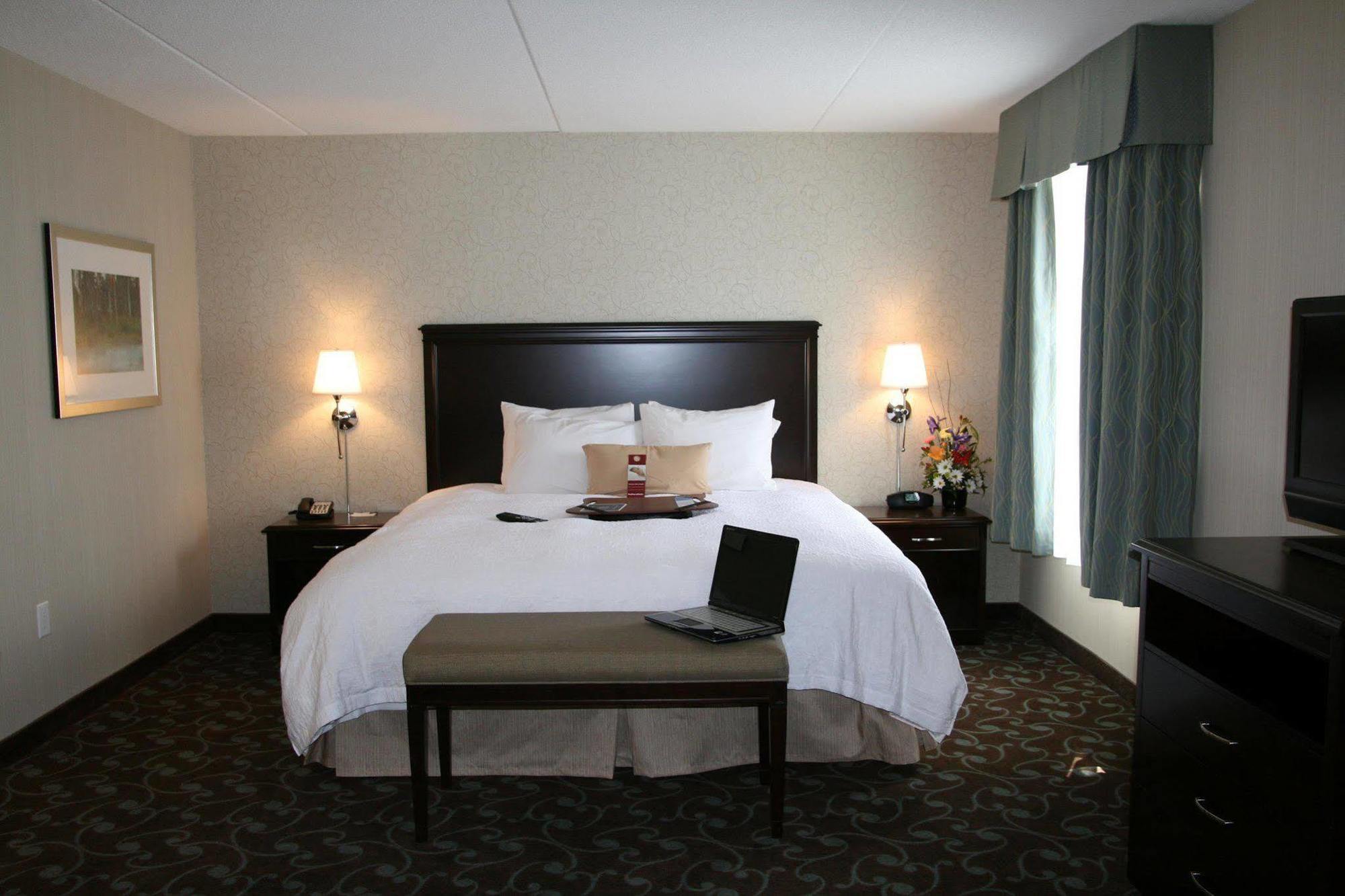 Hampton Inn & Suites By Hilton בארי מראה חיצוני תמונה